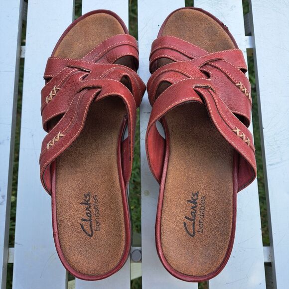CLARKS BENDABLES SLIP ON SANDALS WOMENS SIZE 8M BRICK RED LEATHER SLIDES CAREER - Picture 3 of 9